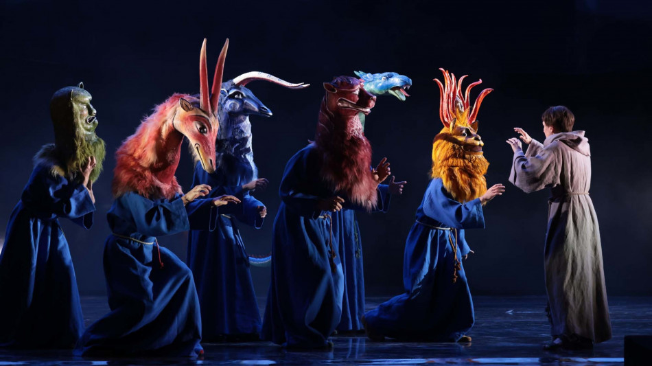 Alla Scala in scena la potenza dell'opera Il Nome della Rosa