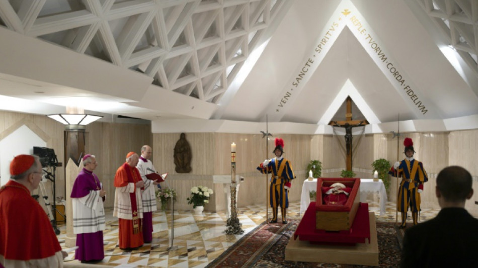 Vatikan ver&ouml;ffentlicht erste Bilder von Franziskus im offenen Sarg 