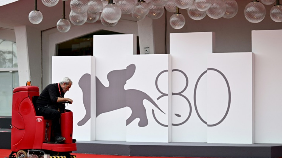 A la sombra de la huelga de Hollywood, los artesanos del glamour est&aacute;n varados