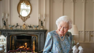Isabel II aparece sonriente y sin bast&oacute;n a unas semanas de las celebraciones del jubileo