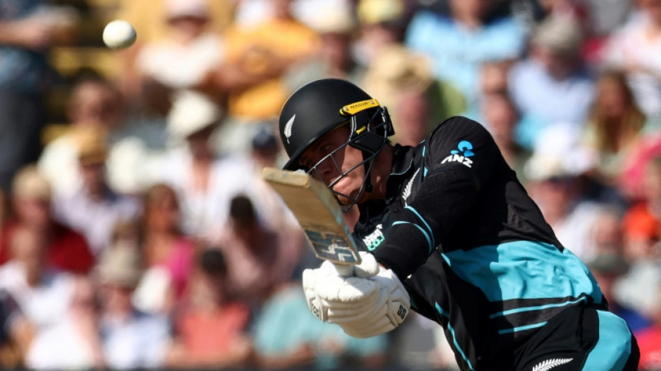 Allen and Phillips lead the way as New Zealand hammer England in 3rd T20