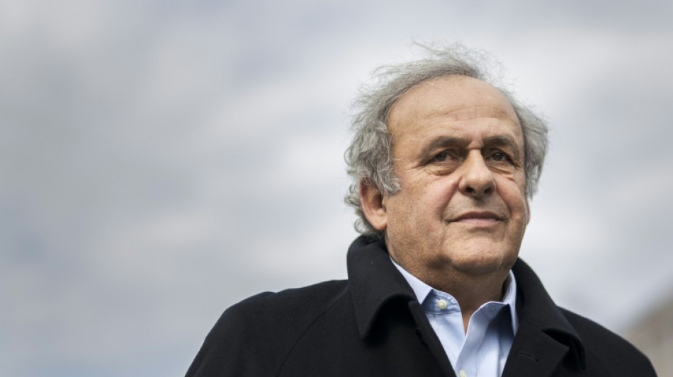Platini denuncia três ex-membros da Fifa por difamação
