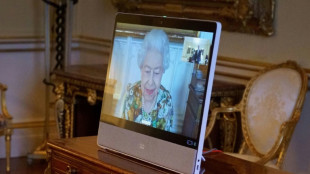 Isabel II retoma el trabajo tras el temor por el covid del pr&iacute;ncipe Carlos