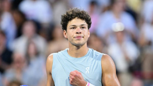 Shelton sweeps Fonseca to reach Montreal quarter-final