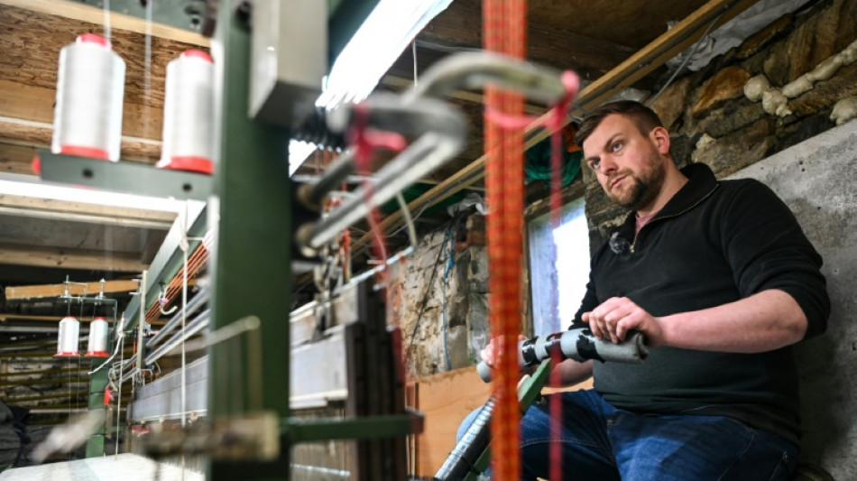 Tecido de l&atilde; 'tweed', uma tradi&ccedil;&atilde;o que se perpetua em uma ilha no norte da Esc&oacute;cia