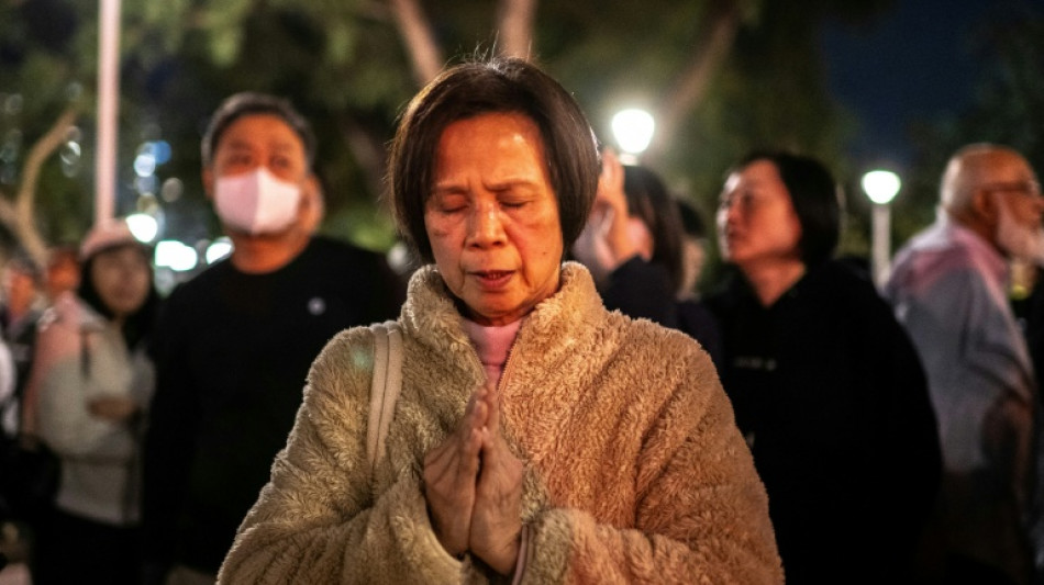 Hong Kong inicia tres días de duelo tras incendio que dejó al menos 128 muertos