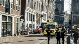 Ataque com arma branca deixa cinco feridos, dois em estado grave, em Amsterd&atilde;