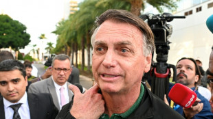 &Agrave;s v&eacute;speras de julgamento no STF, PF interroga Bolsonaro em caso contra o filho Eduardo