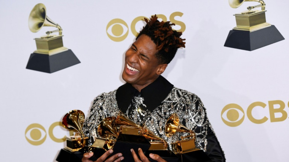 Jon Batiste, fen&oacute;meno del jazz y gran triunfador de los Grammy