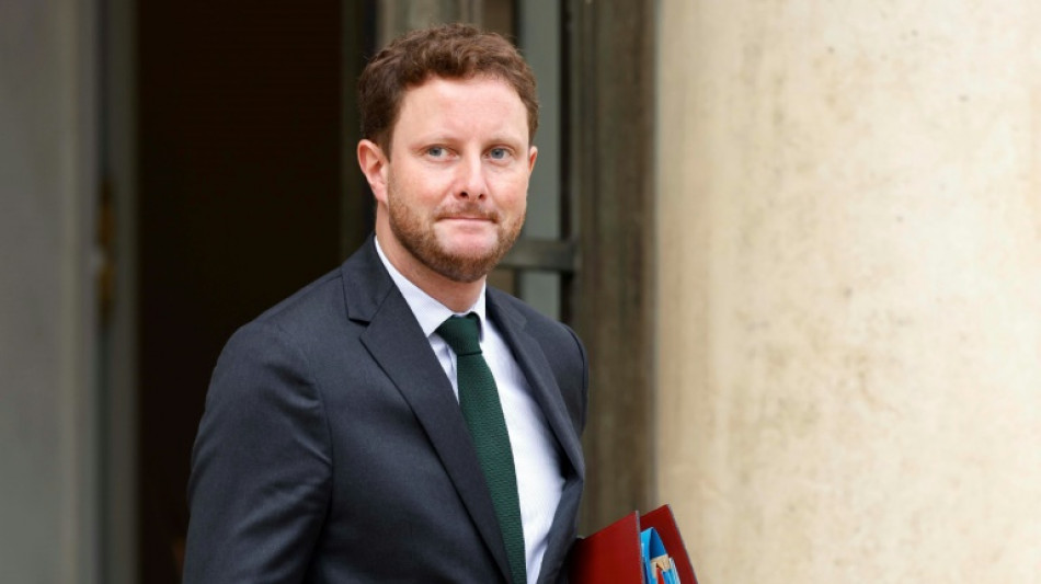 Jets priv&eacute;s: "les comportements vont devoir changer", affirme Beaune