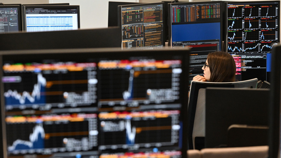 Lo spread tra Btp e Bund chiude in calo a 87 punti