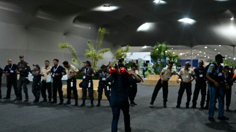 Incêndio abala COP30 em sua reta final