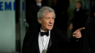 Schauspielstar Ian McKellen nach Sturz von B&uuml;hne im Krankenhaus
