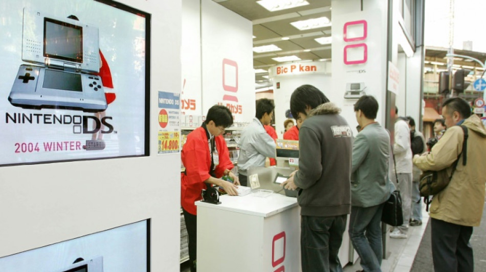 Jeu vid&eacute;o: la console portable Nintendo DS, carton aupr&egrave;s d'un public &eacute;largi, f&ecirc;te ses 20 ans