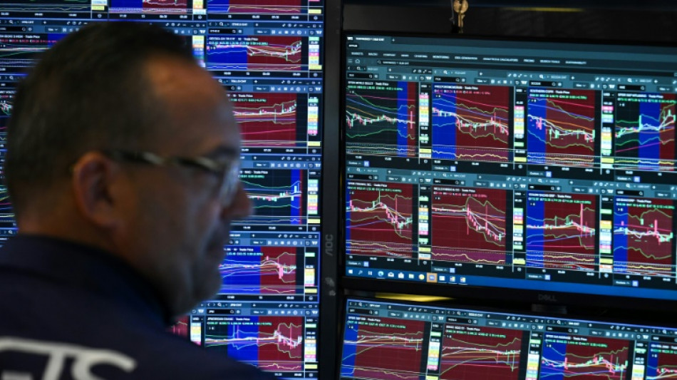 Wall Street fl&eacute;chit, le regard tourn&eacute; vers Nvidia