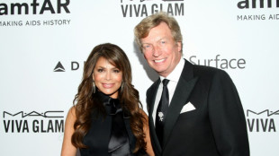 La cantante Paula Abdul demanda al productor de "American Idol" por agresi&oacute;n sexual