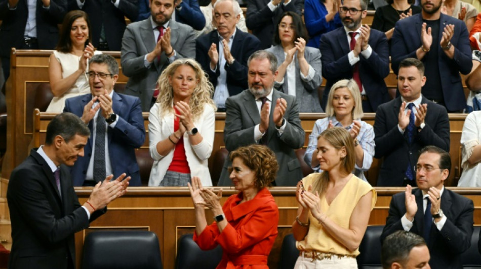 Primeiro-ministro espanhol responde a pedidos de renúncia com plano anticorrupção