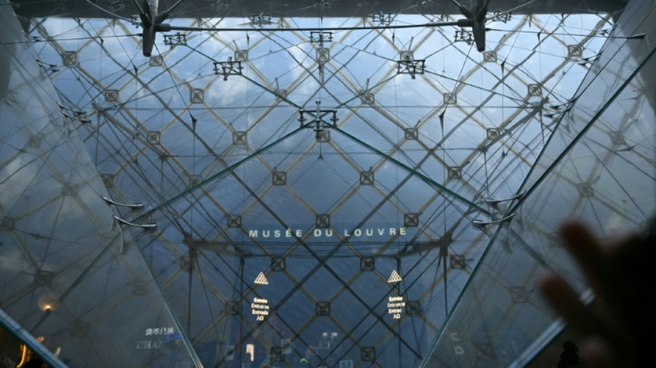 Fresh water leak adds to Louvre museum woes