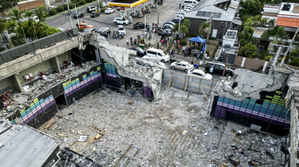 Discothèque effondrée en République dominicaine: 231 morts, la justice travaillera librement selon le président