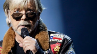 Renaud annonce son retour sur sc&egrave;ne "en toute intimit&eacute;"