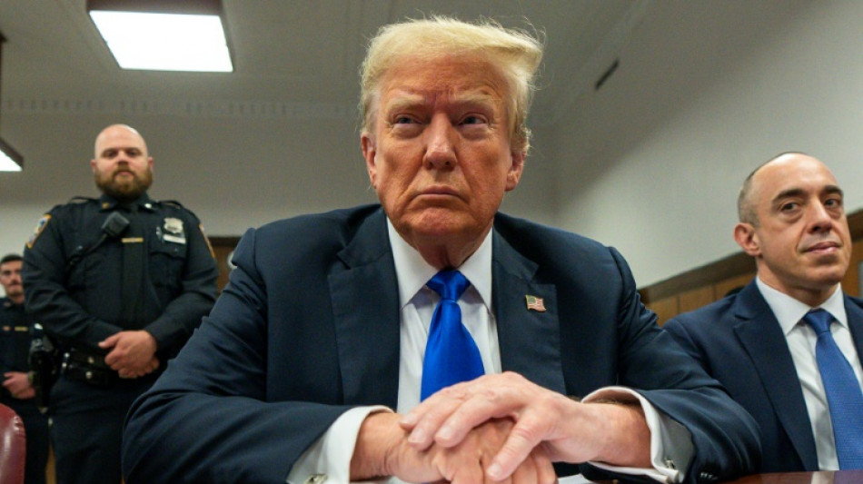 Juiz de Nova York deve decidir caso de ex-atriz porn&ocirc; contra Trump ou abandon&aacute;-lo