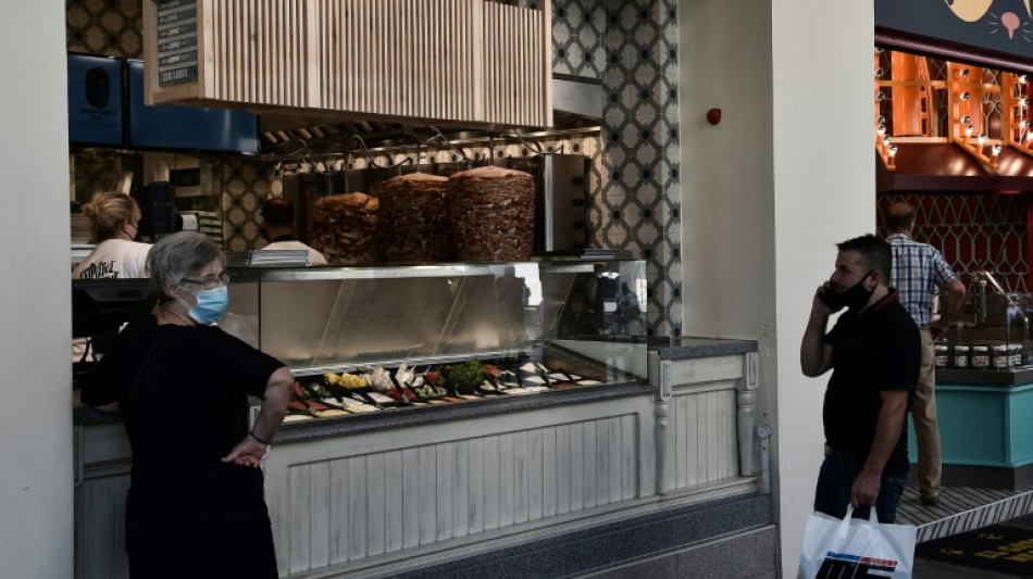 Covid: la Gr&egrave;ce suspend le port du masque &agrave; l'ouverture de la saison touristique