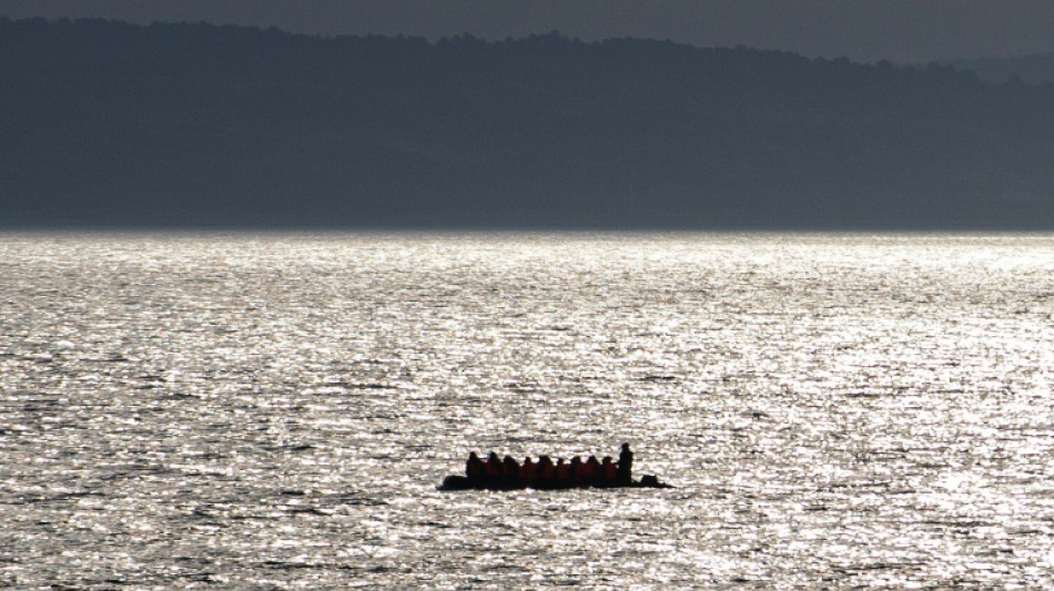 Quatro migrantes, inclu&iacute;da uma crian&ccedil;a, morrem em travessia do Canal da Mancha