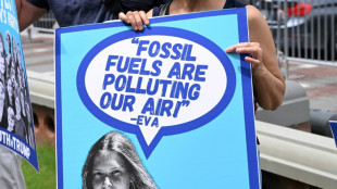 Una jueza de EEUU desecha el caso de unos jóvenes que buscaban impugnar políticas climáticas de Trump